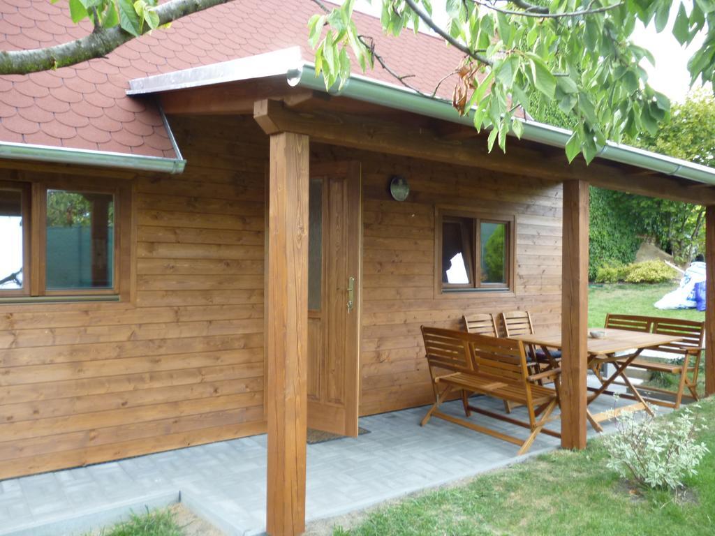 Apartman Relax-Chatka A Apartman Mikulov Exteriör bild