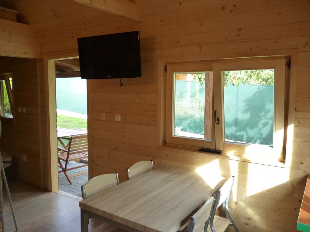 Apartman Relax-Chatka A Apartman Mikulov Exteriör bild