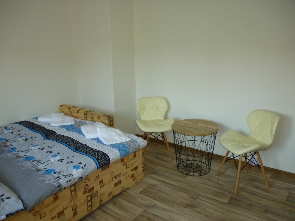 Apartman Relax-Chatka A Apartman Mikulov Exteriör bild